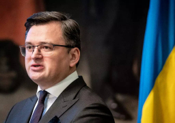 كوليبا يحذر من ارتفاع الأصوات المطالبة بالتفاوض مع روسيا