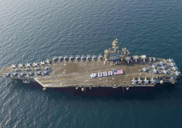 الحرس الثوري الإيراني يعلن تحذير حاملة طائرات أمريكية بمضيق هرمز