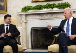 بايدن يؤكد لـ”زيلينسكي”هاتفيا التزامه بدعم أوكرانيا ومحاسبة روسيا