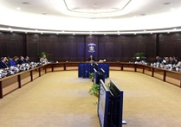 وافق مجلس الوزراء، خلال اجتماعه اليوم برئاسة الدكتور مصطفى مدبولي، بمدينة العلمين الجديدة، على عدة قرارات، وهي: