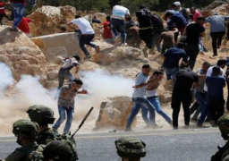إصابة عشرات الفلسطينيين خلال مواجهات مع الاحتلال الإسرائيلي في الخليل وغزة