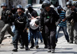 الاحتلال الإسرائيلي يعتقل 22 فلسطينيًا غالبيتهم أسرى محررون من الضفة الغربية