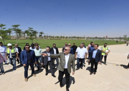 بالصور .. وزير الإسكان يتفقد المراحل الأخيرة لتنفيذ مشروع الحدائق المركزية “كابيتال بارك” بالعاصمة الإدارية الجديدة