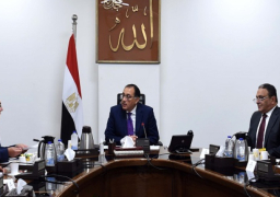 بالصور.. رئيس الوزراء يتابع خطط توفير الاحتياجات من المواد البترولية