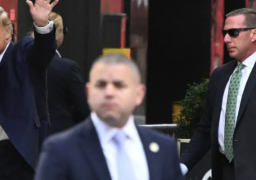 ترامب يواجه 13 اتهاما جديدا.. ومهلة حتى 25 أغسطس لتسليم نفسه