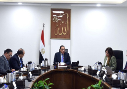 رئيس الوزراء يؤكد الحرص على استمرار العمل لتعميق الصناعة المحلية وتوطين الصناعات الإنتاجية