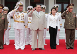 زعيم كوريا الشمالية يدعو لتعزيز القوة البحرية لبلاده ويحذر من خطر نشوب “حرب نووية”