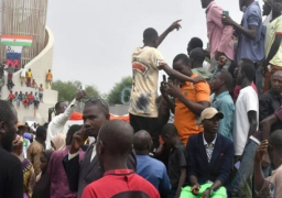 في ظل دعوات للتظاهر بالنيجر.. فرنسا تُذكر بأن أمن البعثات الدبلوماسية يمثل التزاما بموجب القانون الدولي