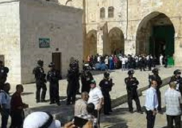 مُستوطنون يقتحمون “الأقصى”.. واندلاع مواجهات في مناطق مُتفرقة بالقدس