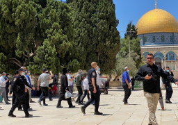 عشرات المستوطنين يقتحمون المسجد الأقصى بحماية الاحتلال الإسرائيلي