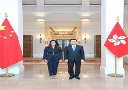 المشاط تلتقي الرئيس التنفيذي لهونج كونج لمناقشة جهود تعزيز التعاون المشترك