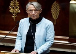 رئيسة الحكومة الفرنسية تكسب تصويتا لحجب الثقة