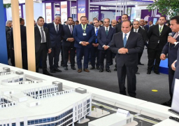بالصور.. الرئيس السيسي يتفقد معرضا طبيا على هامش المؤتمر العالمي للسكان والصحة والتنمية