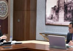 بالصور.. رئيس الوزراء يتابع مع وزيرة الهجرة عددا من التيسيرات والمُحفزات المقدمة للمصريين بالخارج