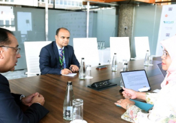 بالصور.. رئيس الوزراء يلتقي المدير التنفيذي لبرنامج الأمم المتحدة للمستوطنات البشرية (هابيتات)