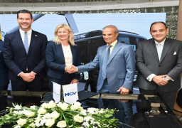بالصور.. وزير الصناعة ونظيره السويدي يشهدان توقيع اتفاقية لتصنيع أتوبيسات كهربائية لتصديرها للسوق الأوروبي