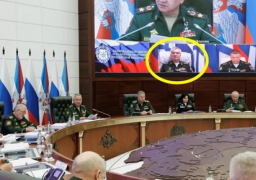 بعد إعلان كييف مقتله.. روسيا تبث فيديو لقائد أسطول البحر الأسود مع شويجو