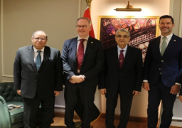 شاكر يشيد بالعلاقات المتميزة مع السويد ومشاركتها الفعالة بمشروعات الكهرباء