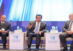 وزير الصحة يُدير جلسة “دور الهيئة العامة للمستشفيات والمعاهد التعليمية في مواجهة التحديات”