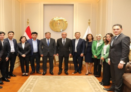 وزير العـدل يستقبـل وفدا قضائيا من فيتنام ومسئولي البنك الدولي ومؤسسة التمويل الدولية