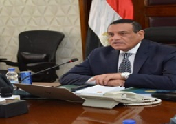 وزير التنمية المحلية يتابع مبادرة تخفيض أسعار السلع الأساسية بالمحافظات