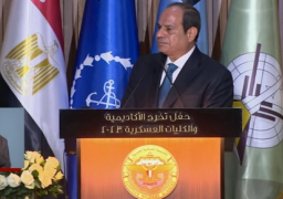 الرئيس السيسي: الأمم تصمد بشعبها وقيادتها