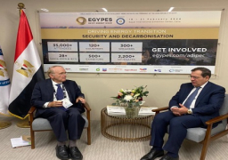 الملا يبحث مع “ستاندرد آند بورز” خارطة الطريق لخفض انبعاثات غاز الميثان بقطاعي البترول والغاز