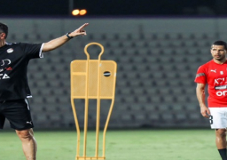 بالصور.. المنتخب الأول يخوض تدريبه الأول بالإمارات استعدادا لوديتي زامبيا والجزائر