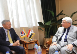 بالصور.. وزير التعليم العالي يبحث مع سفير كوريا الجنوبية آليات التعاون العلمي والتكنولوجي