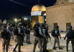 تنديد فلسطيني باقتحام المسجد الأقصى.. وإصابات وإغلاقات بالضفة