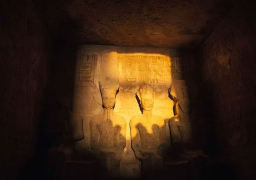 دون احتفال تضامنا مع غزة.. الشمس تتعامد على تمثال الملك رمسيس الثاني في معبد أبوسمبل