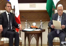 ماكرون:لا شيء يمكن أن يبرر معاناة المدنيين في غزة..وعباس يناشده وقف العدوان