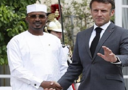 ماكرون يبحث مع رئيس تشاد عملية انسحاب القوات الفرنسية العسكرية من النيجر عبر أنجامينا
