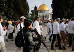 مستوطنون إسرائيليون يقتحمون الأقصى والاحتلال يمنع الطلبة من الوصول لمدارسهم