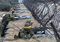 كوريا الشمالية تنشر قوات وأسلحة ثقيلة على الحدود مع جارتها الجنوبية