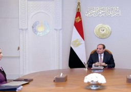 الرئيس السيسي يطلع على جهود الهلال الأحمر المصري لإنفاذ المساعدات إلى الأشقاء الفلسطينيين بقطاع غزة