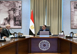 بالصور.. رئيس الوزراء يتابع مع وزير الإسكان موقف تنفيذ المشروعات