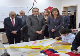 بالصور.. مدبولي يتفقّد بعض المدارس بـ “أرض القرية الكونية” بحدائق أكتوبر لمتابعة الأنشطة التعليمية المختلفة