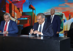 بالصور.. وزير النقل يشهد توقيع عدد من مذكرات التفاهم في ثالث أيام معرض “ترانسميا”
