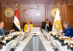 بالصور.. وزيرا التنمية المحلية والبيئة ومحافظ القاهرة يستعرضون مستجدات مشروع إدارة تلوث الهواء