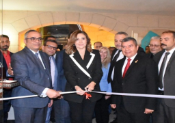 بالصور.. وزيرة الثقافة تفتتح معرِض الفن التشكيلي “مصر قد الدنيا” بدار الأوبرا