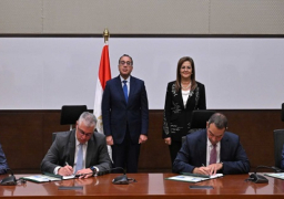 مدبولي يشهد توقيع اتفاقية لدراسة إنشاء “مجمع صناعة السيارات المشترك بالمنطقة الصناعية بشرق بورسعيد”