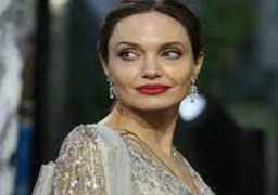 أنجلينا جولي : هوليوود ليست مكانا صحيا .. وعانيت بسبب الشهرة المُبكرة