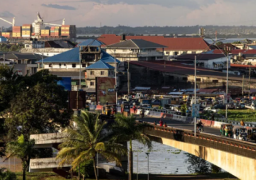 أكثر من 40 قتيلا بانفجار شاحنة صهريج في ليبيريا