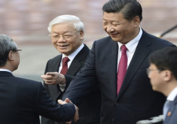 الرئيس الصيني يصل فيتنام لتعزيز العلاقات