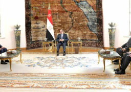 بالصور.. خلال لقائه مرشحي الانتخابات الرئاسية .. السيسي: المشاركة غير المسبوقة في الانتخابات تعكس وعي المصريين بمسئوليتهم الوطنية