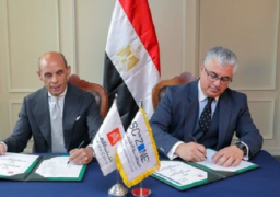 بالصور.. رئيس “اقتصادية قناة السويس”: ضخ 3 مليارات دولار لتنفيذ مشروعات للبنية التحتية بمواصفات عالمية