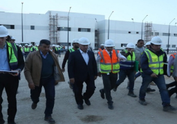 بالصور.. وزير النقل يتفقد خطي المونوريل لمتابعة معدلات التنفيذ