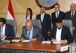 بالصور.. وزيرا النقل والتعاون الدولي يشهدان توقيع اتفاقية تمويل إنشاء البنية الفوقية لمحطة (تحيا مصر 1) بميناء دمياط