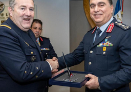 خلال زيارته لفرنسا ..قائد القوات الجوية يلتقى رئيس هيئة أركان سلاح الجو والفضاء الفرنسى